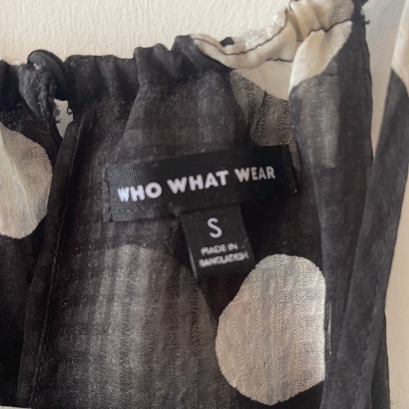 Black and white polkadot top size small - Picture 3 of 4